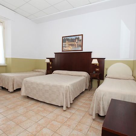 Hotel Belvedere ليدو دي أوستيا المظهر الخارجي الصورة